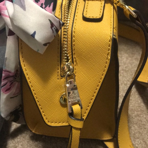Steve Madden Bags Authentic Steve Madden Breese Crossbody Bag